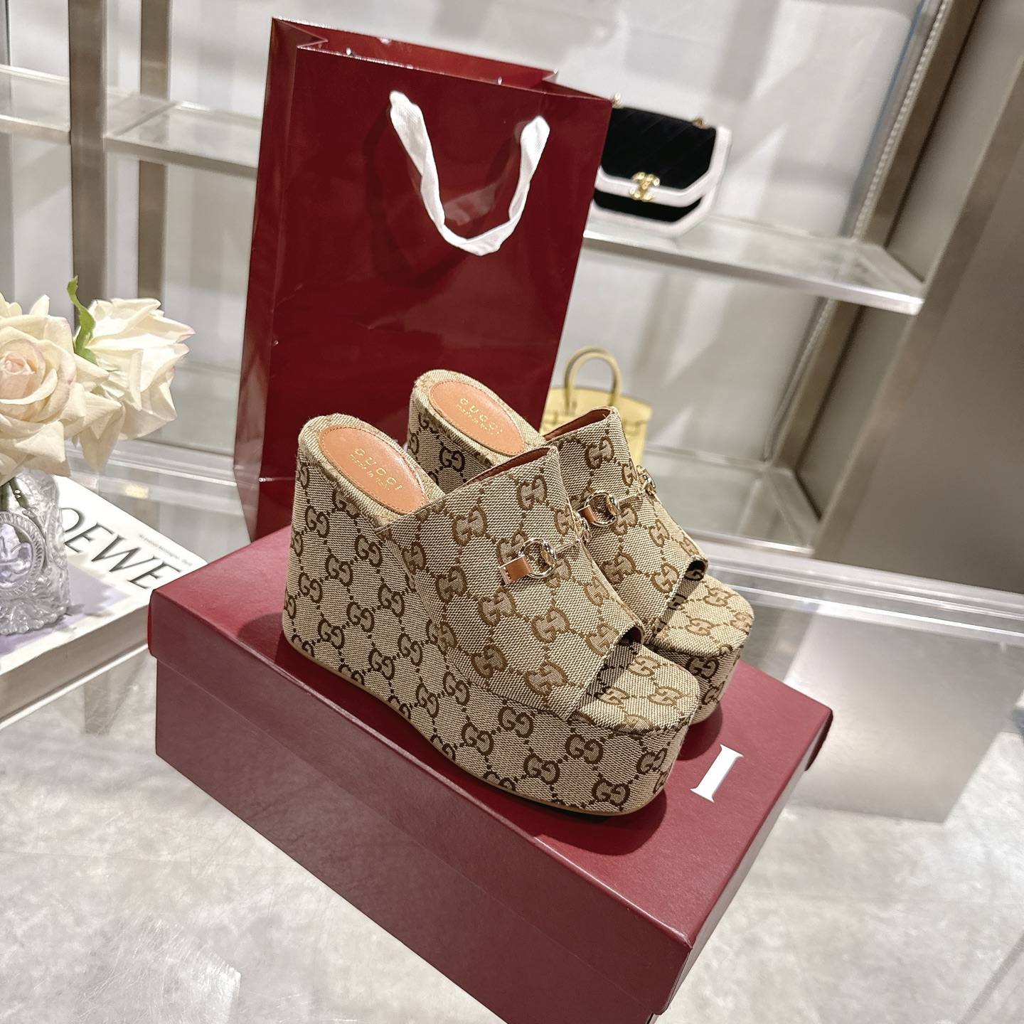 Woman Shoes Link(The password is 214911）