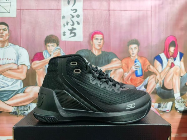 UA Curry 3-M-0008