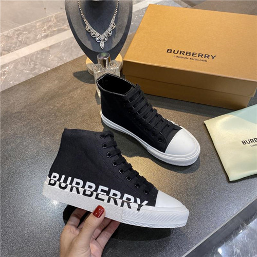 Burberry Shoes-W-014
