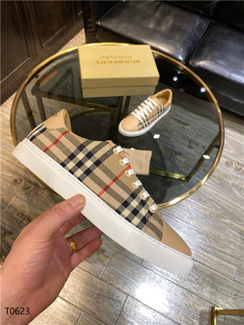 Burberry Shoes-M-119