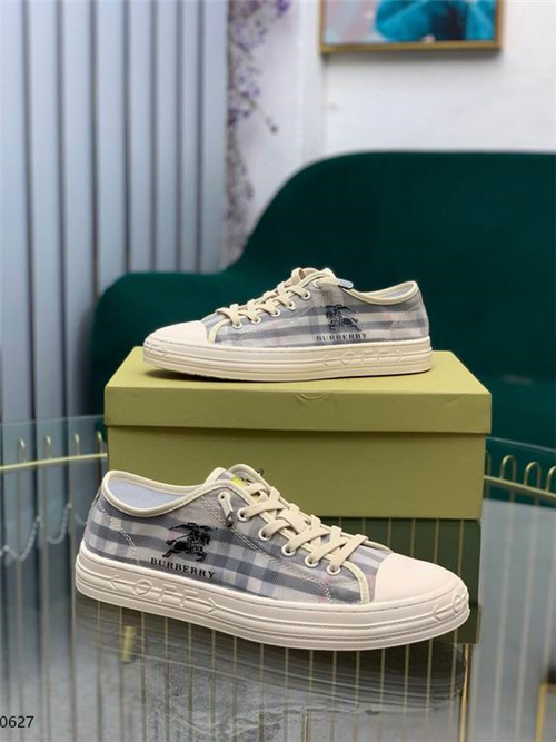 Burberry Shoes-M-123