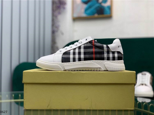 Burberry Shoes-M-125