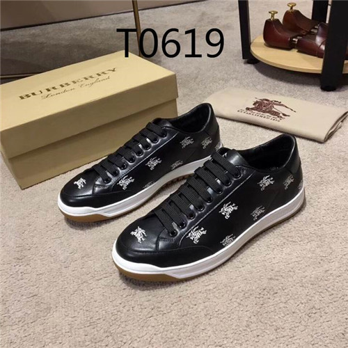 Burberry Shoes-M-015