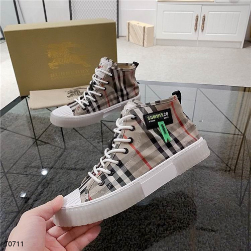 Burberry Shoes-M-171