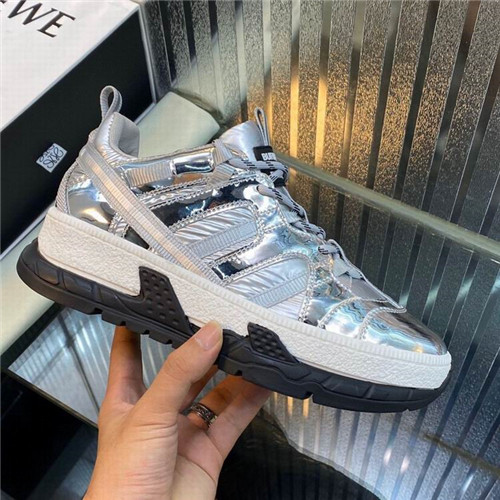 Burberry Shoes-M-182