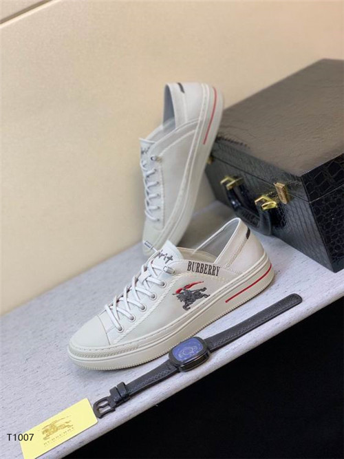 Burberry Shoes-M-239