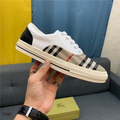 Burberry Shoes-M-240