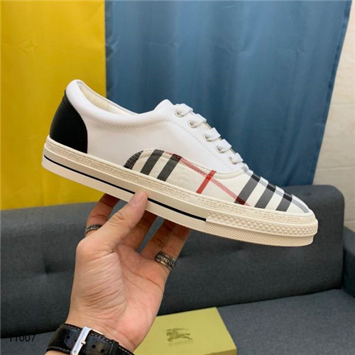 Burberry Shoes-M-242