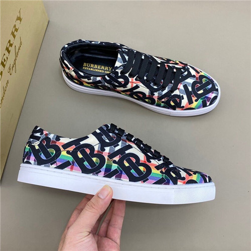 Burberry Shoes-M-256