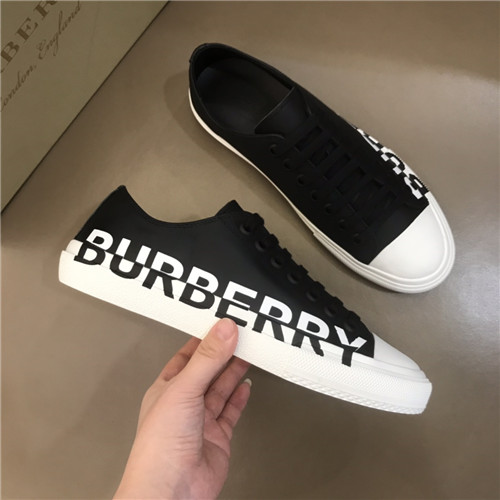 Burberry Shoes-M-277