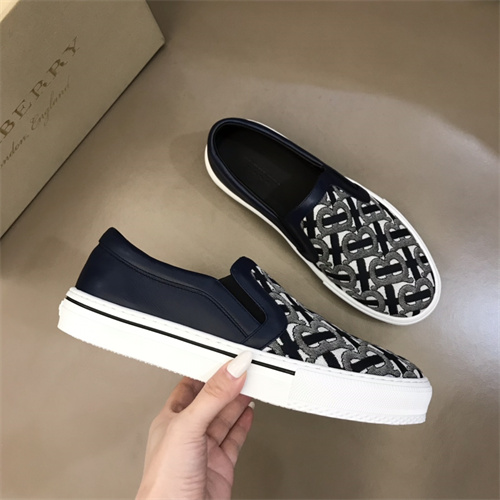 Burberry Shoes-M-320