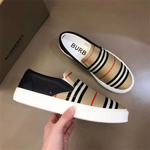 Burberry Shoes-M-328