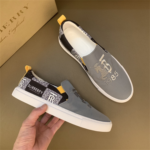 Burberry Shoes-M-330