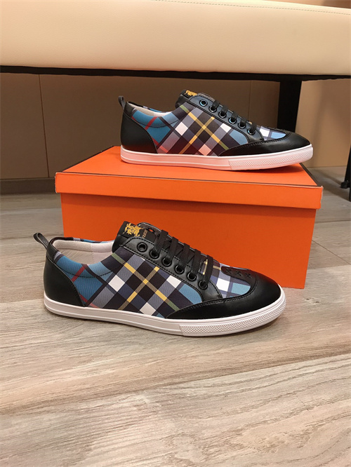 Burberry Shoes-M-339