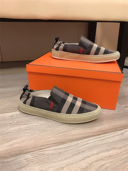 Burberry Shoes-M-343