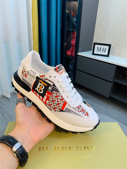 Burberry Shoes-M-354