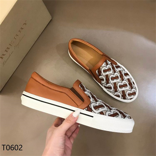 Burberry Shoes-M-365