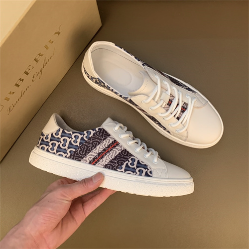 Burberry Shoes-M-380