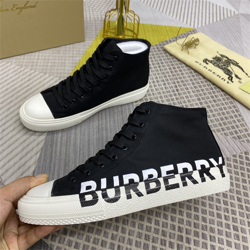 Burberry Shoes-M-386