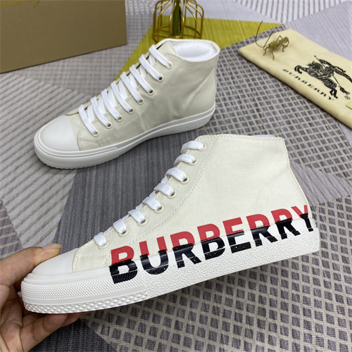 Burberry Shoes-M-387