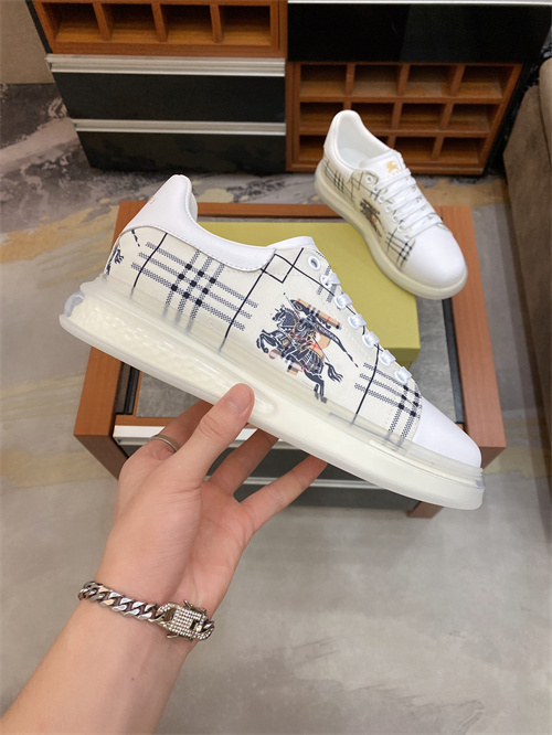 Burberry Shoes-M-392
