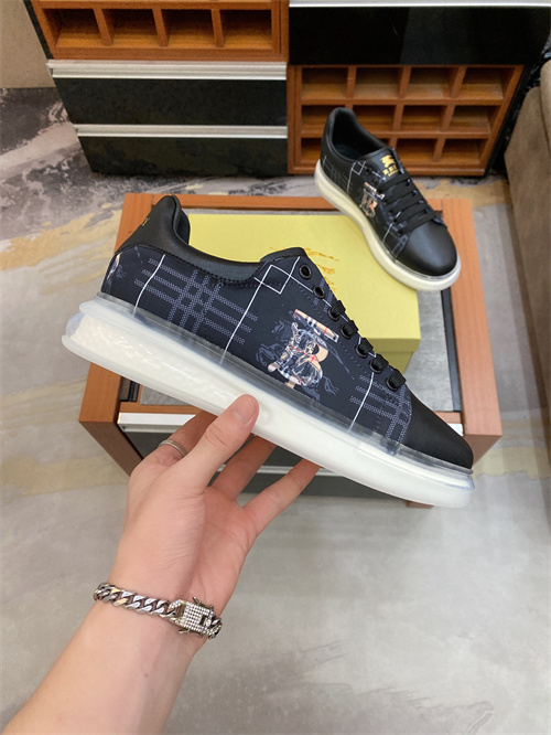 Burberry Shoes-M-393