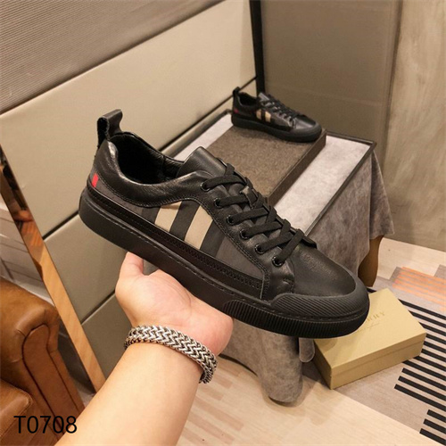 Burberry Shoes-M-405