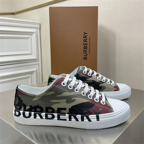 Burberry Shoes-M-423