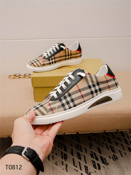Burberry Shoes-M-436