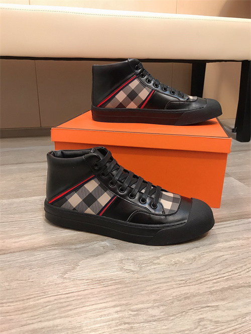 Burberry Shoes-M-456