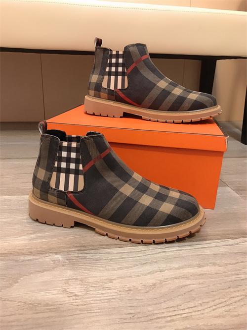 Burberry Shoes-M-461