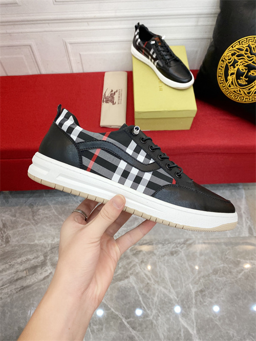 Burberry Shoes-M-463