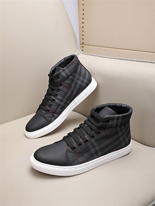 Burberry Shoes-M-466