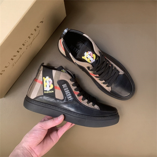 Burberry Shoes-M-471