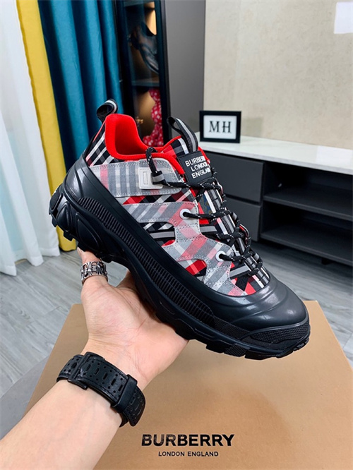 Burberry Shoes-M-497