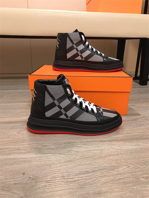 Burberry Shoes-M-519