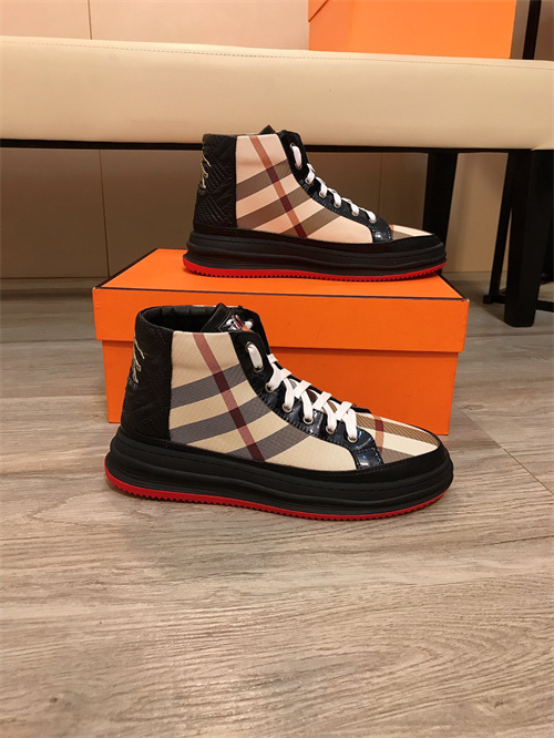 Burberry Shoes-M-520