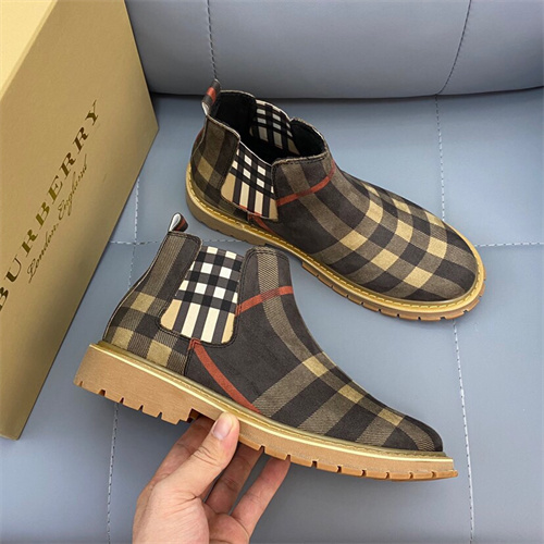 Burberry Shoes-M-522