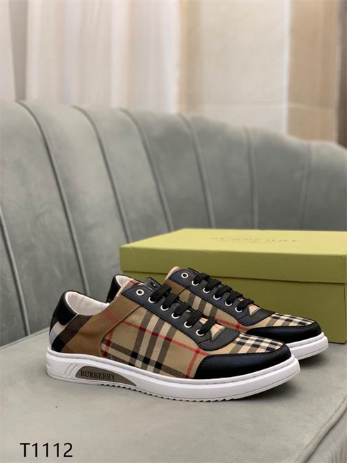 Burberry Shoes-M-542
