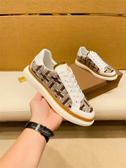 Burberry Shoes-M-562