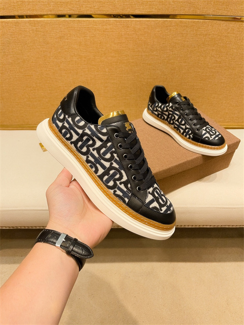 Burberry Shoes-M-563