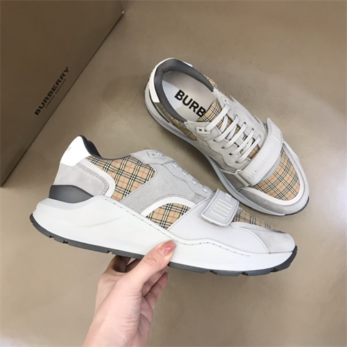 Burberry Shoes-M-568