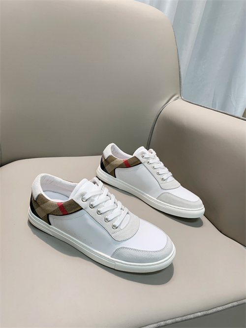 Burberry Shoes-M-569
