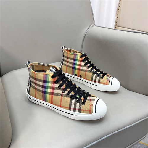 Burberry Shoes-M-574