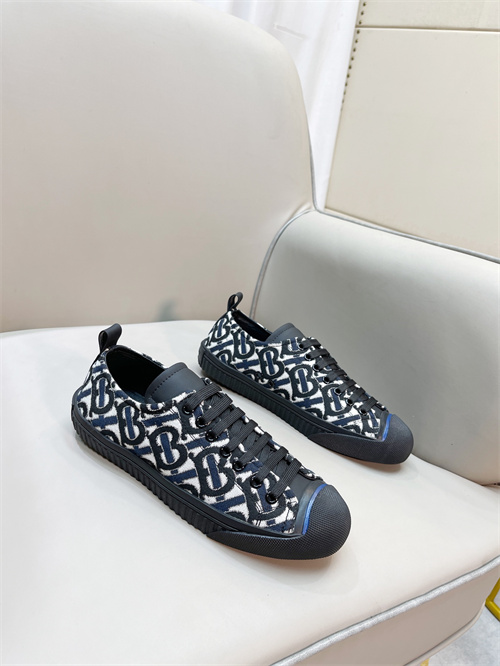 Burberry Shoes-M-575