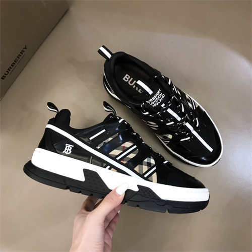 Burberry Shoes-M-584