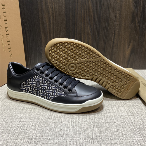 Burberry Shoes-M-588
