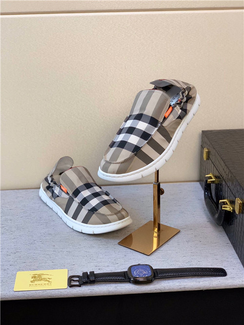 Burberry Shoes-M-060