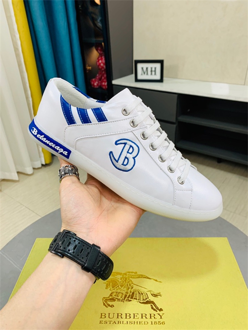 Burberry Shoes-M-649