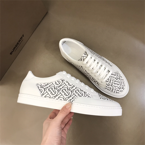 Burberry Shoes-M-656